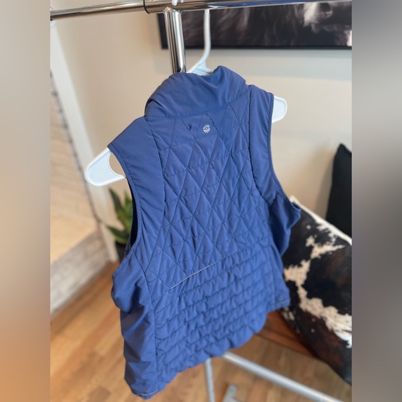 Vest - Picture 3 of 3